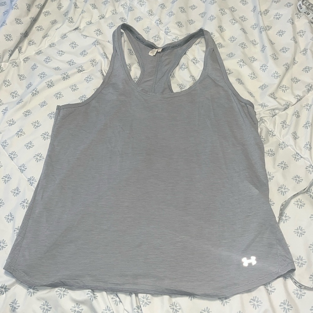 Under Armour gray top